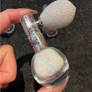 chic Iridescent Pearl Atomizer with Silver Pump